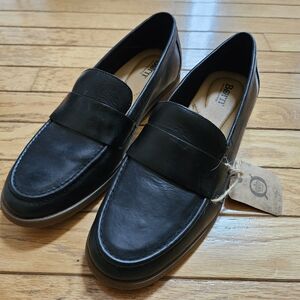 Born Classic Black Leather Women's Loafer 9.5M